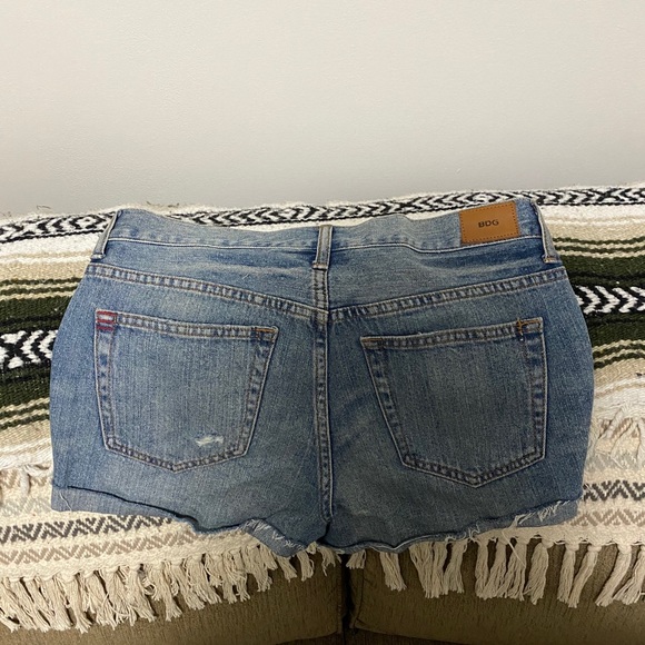 Urban Outfitters BDG Jean Shorts - Size 27 - Picture 2 of 3